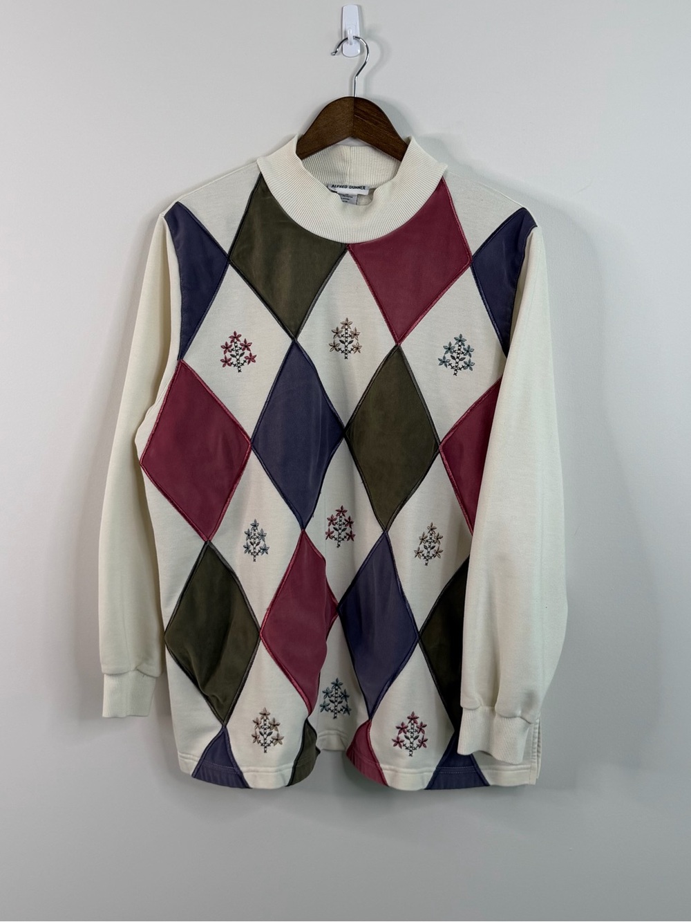 Vintage Alfred Dunner Cream Argyle Pattern Long Sleeve Sweater